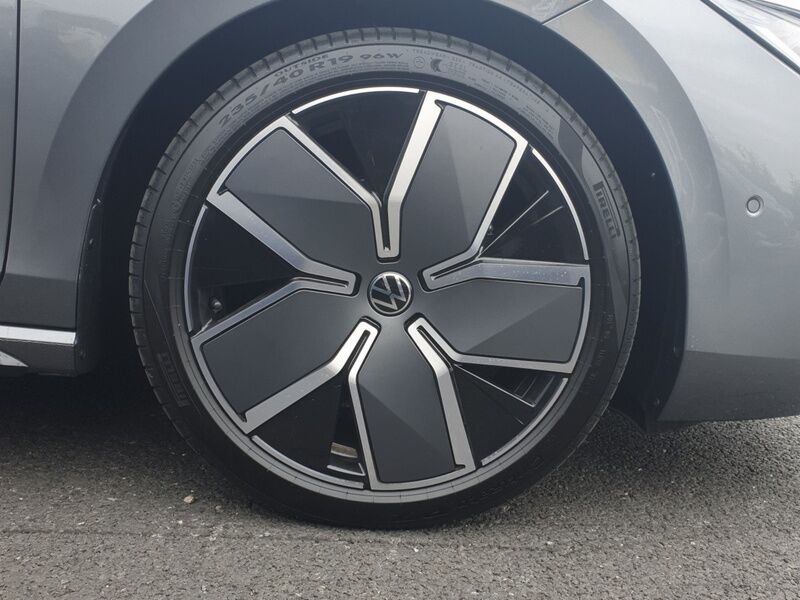 More views of Volkswagen Passat