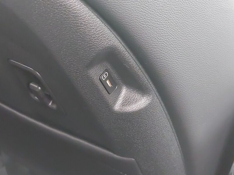 More views of Kia Sportage
