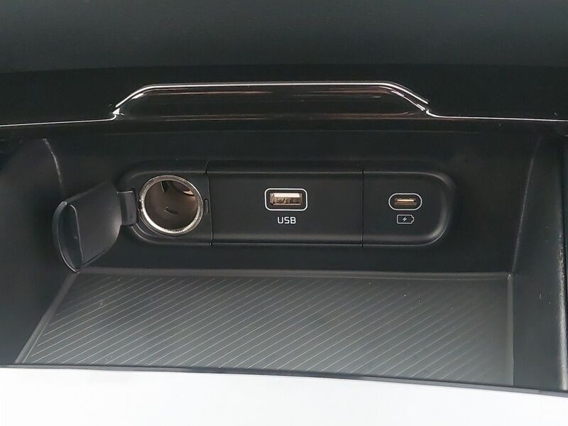More views of Kia Sportage
