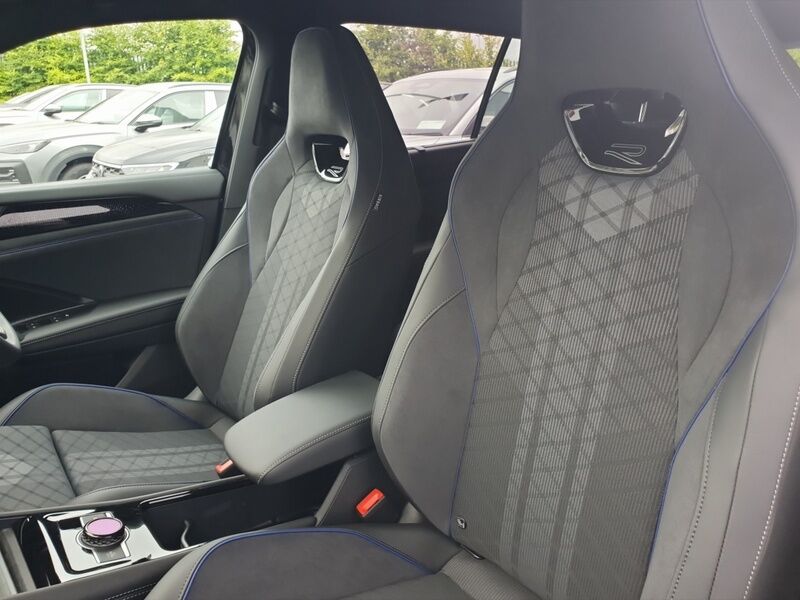 More views of Volkswagen Tayron