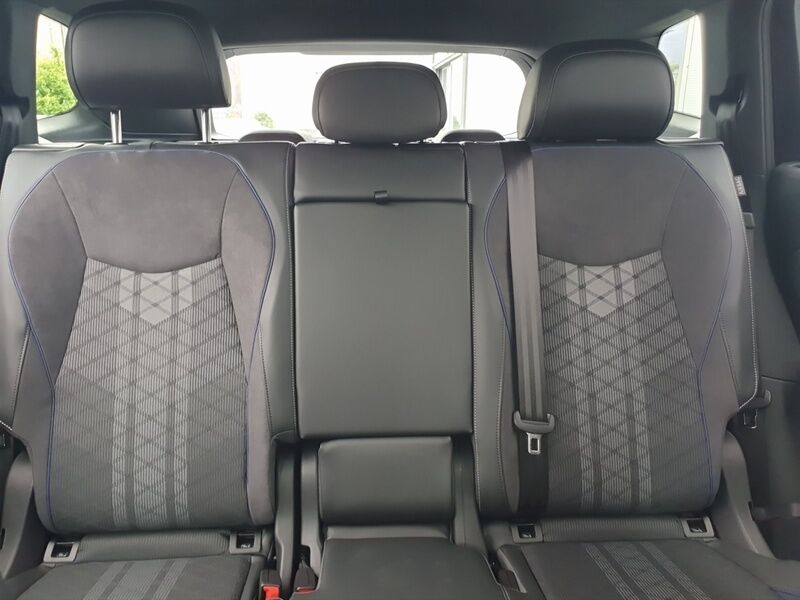More views of Volkswagen Tayron