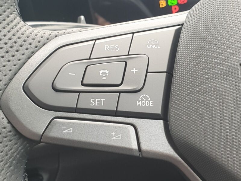 More views of Volkswagen Tayron