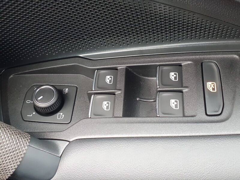 More views of Volkswagen Tayron