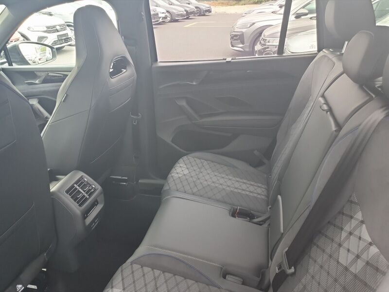 More views of Volkswagen Tayron