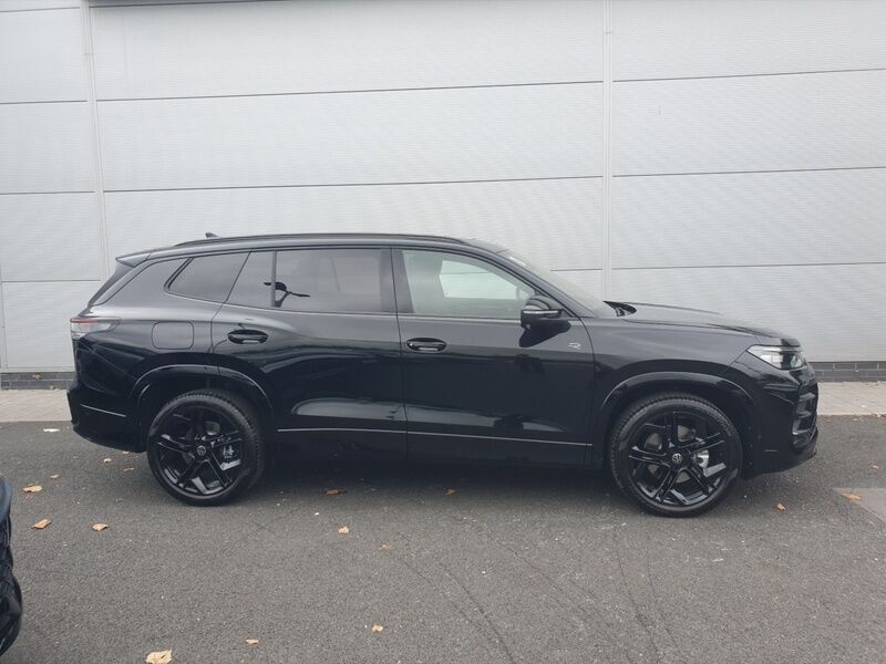 More views of Volkswagen Tayron