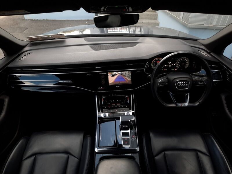More views of Audi Q7