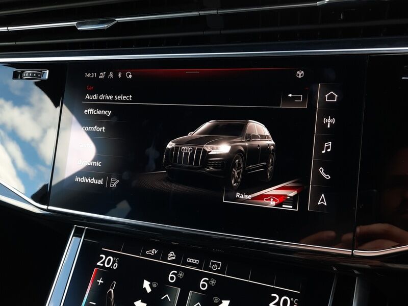 More views of Audi Q7