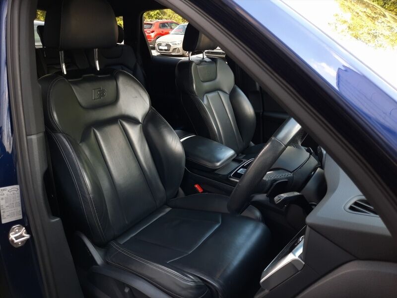 More views of Audi Q7