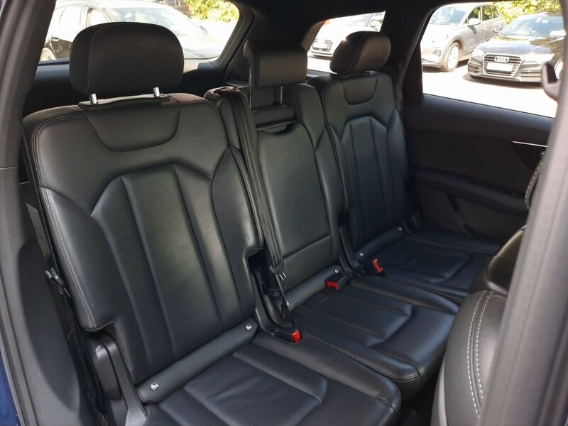 More views of Audi Q7