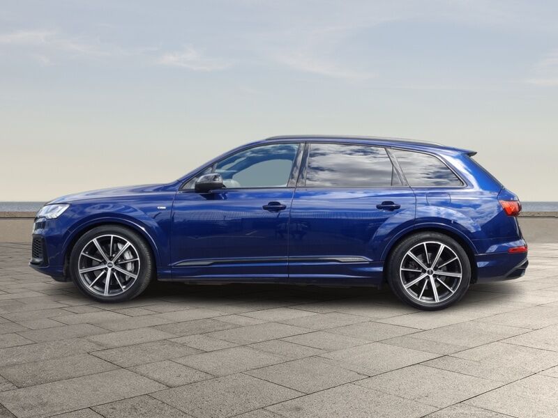 More views of Audi Q7