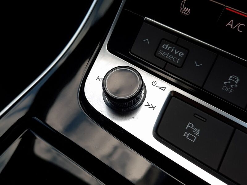 More views of Audi Q7