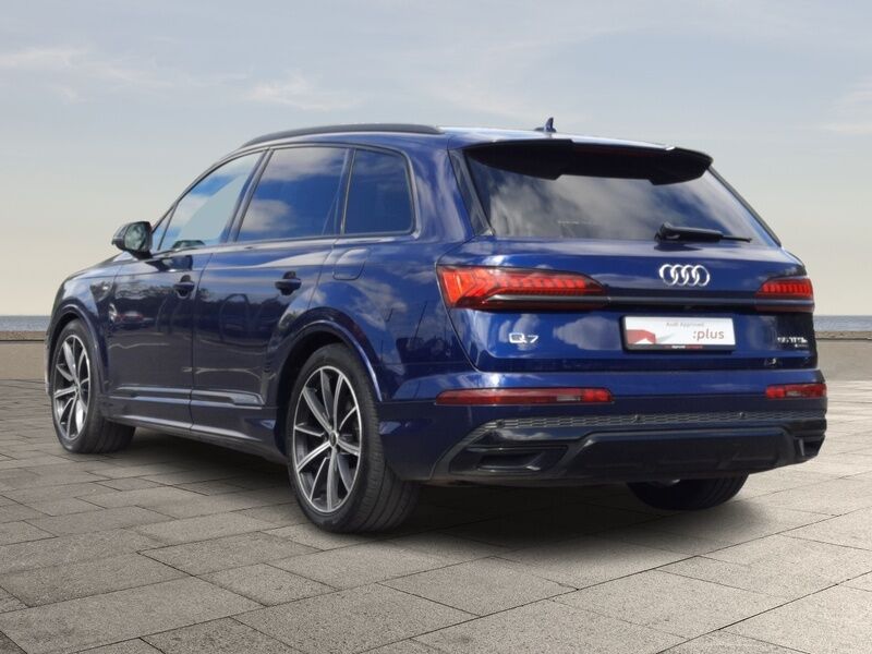 More views of Audi Q7