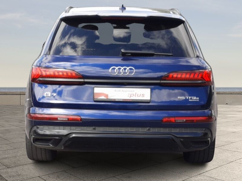 More views of Audi Q7