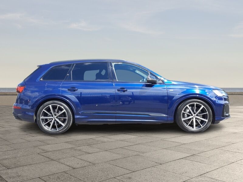 More views of Audi Q7