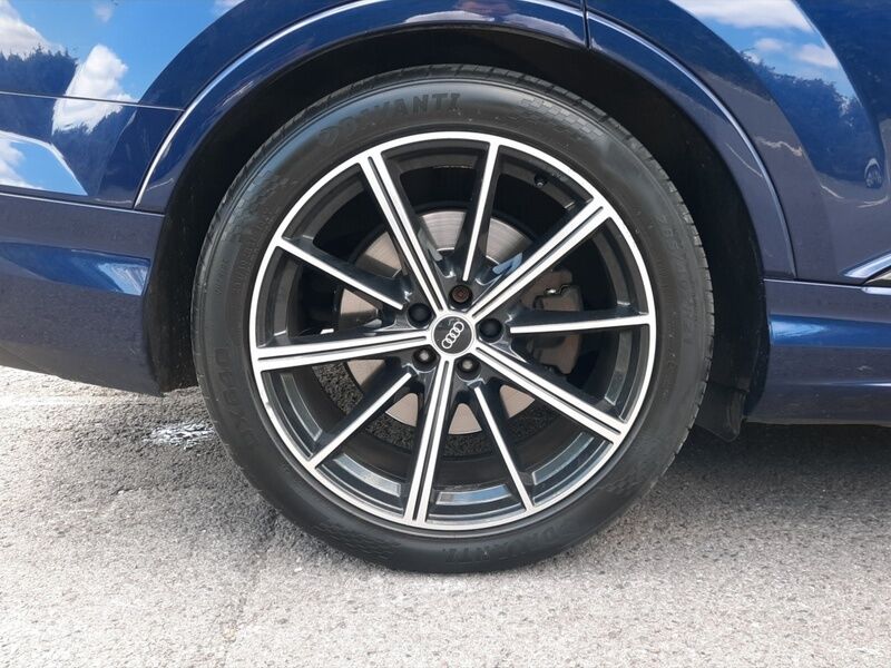 More views of Audi Q7