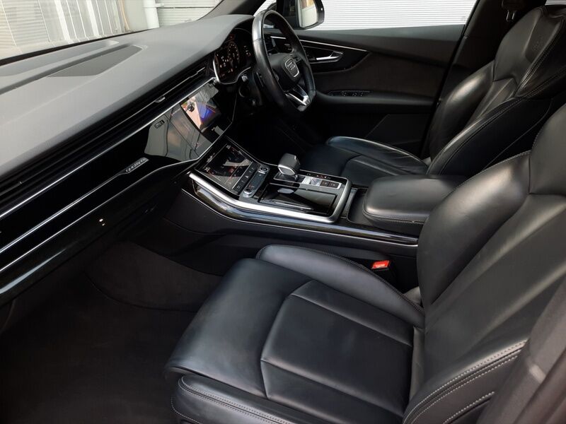 More views of Audi Q7
