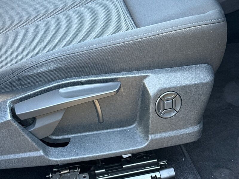 More views of Audi Q4 e-tron