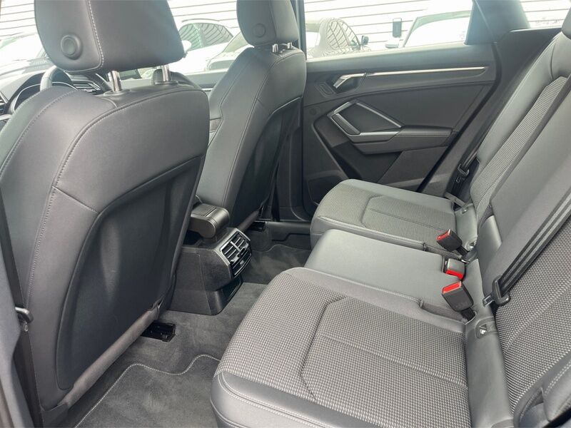More views of Audi Q3