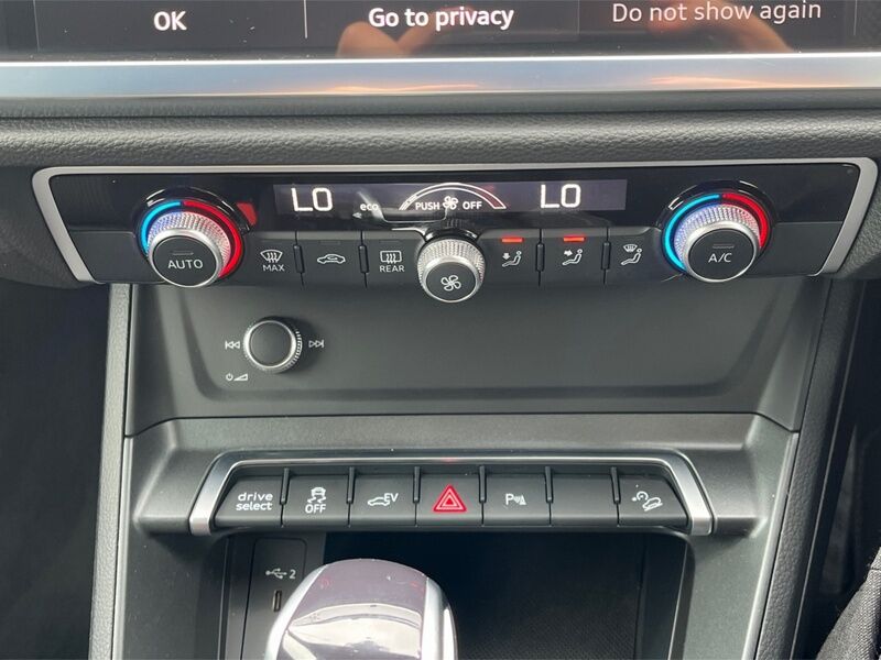 More views of Audi Q3