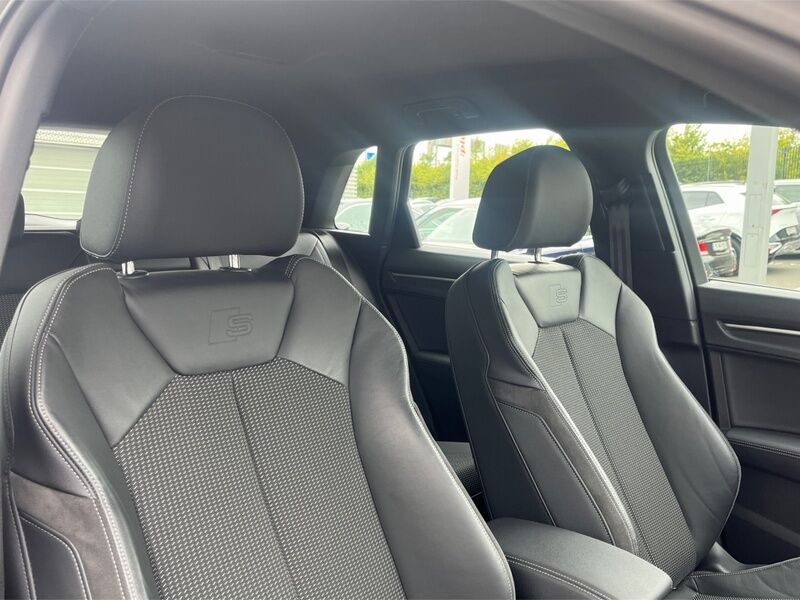 More views of Audi Q3