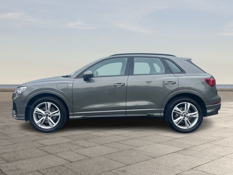 More views of Audi Q3