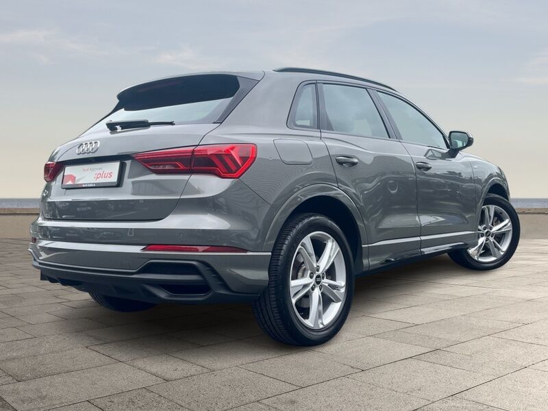 More views of Audi Q3