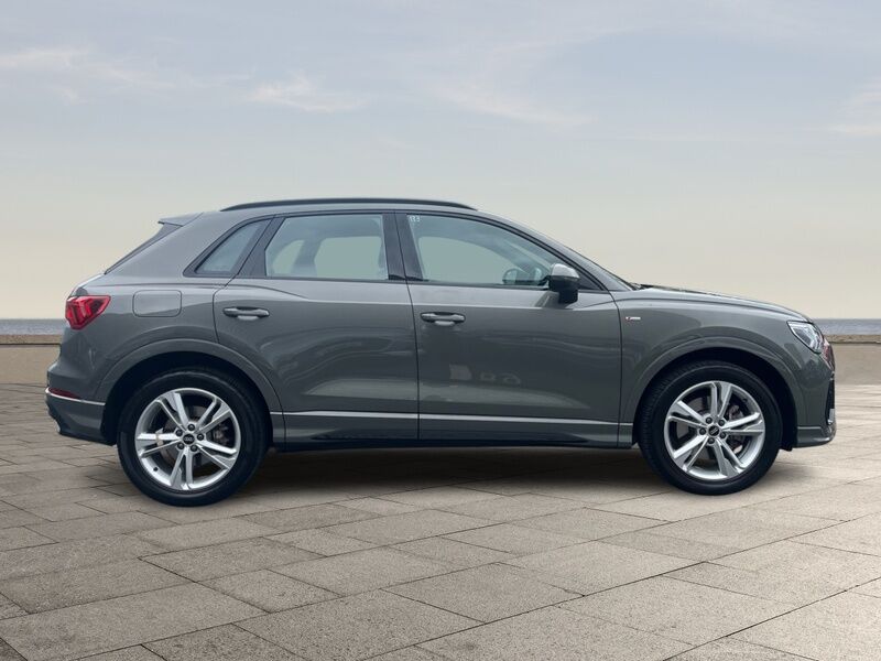 More views of Audi Q3