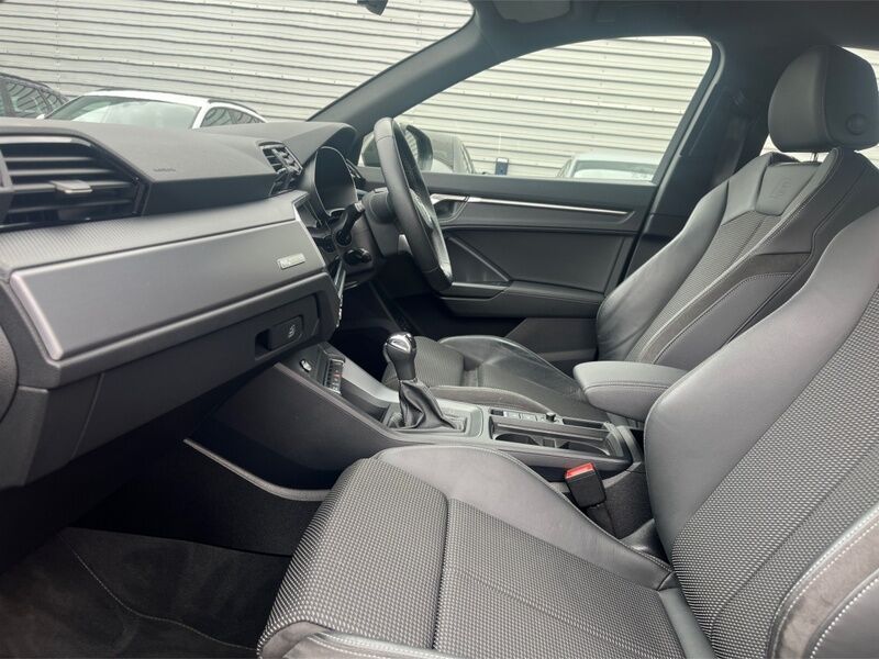 More views of Audi Q3
