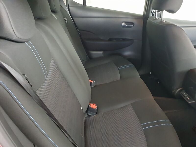 More views of Nissan Leaf