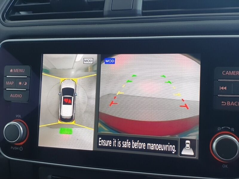 More views of Nissan Leaf