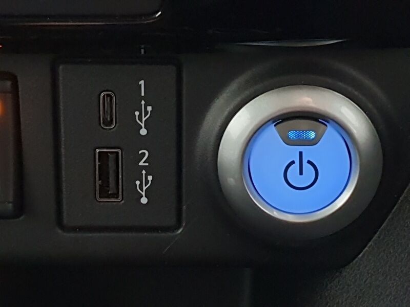 More views of Nissan Leaf