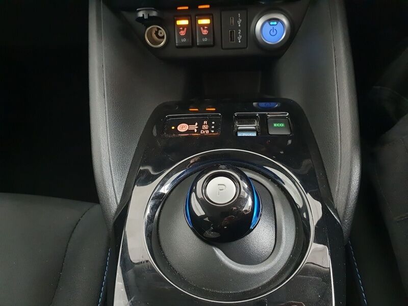 More views of Nissan Leaf