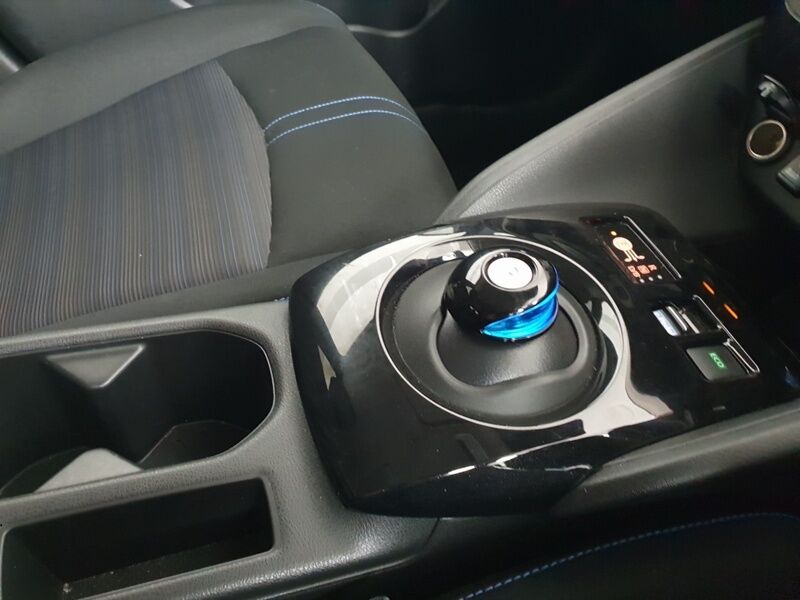 More views of Nissan Leaf