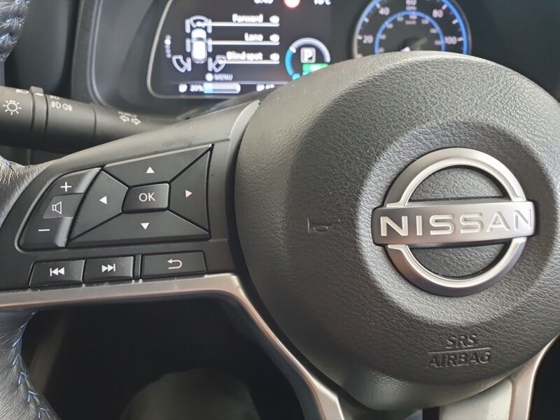 More views of Nissan Leaf