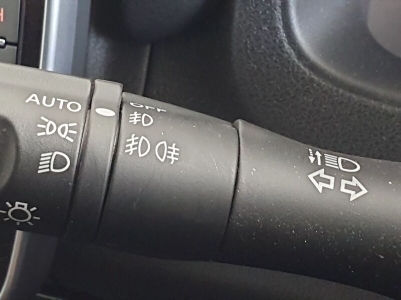 More views of Nissan Leaf