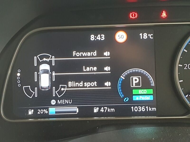 More views of Nissan Leaf