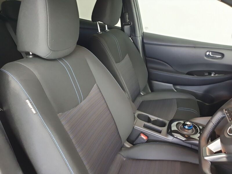 More views of Nissan Leaf