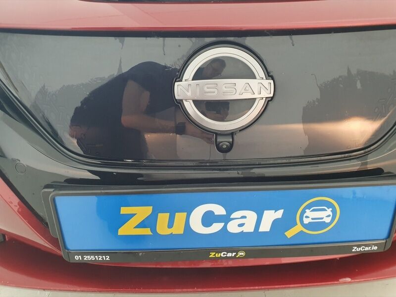More views of Nissan Leaf