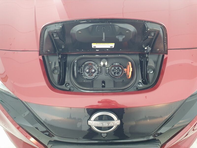 More views of Nissan Leaf