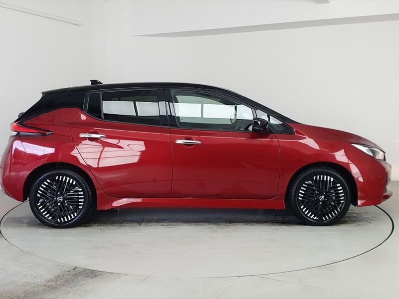 More views of Nissan Leaf