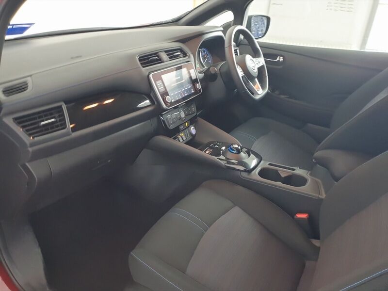 More views of Nissan Leaf