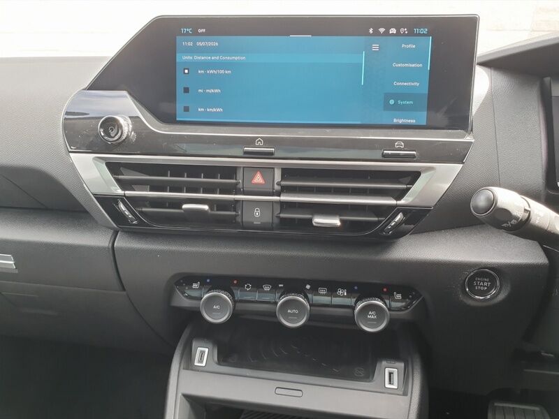 More views of Citroen e-C4 X