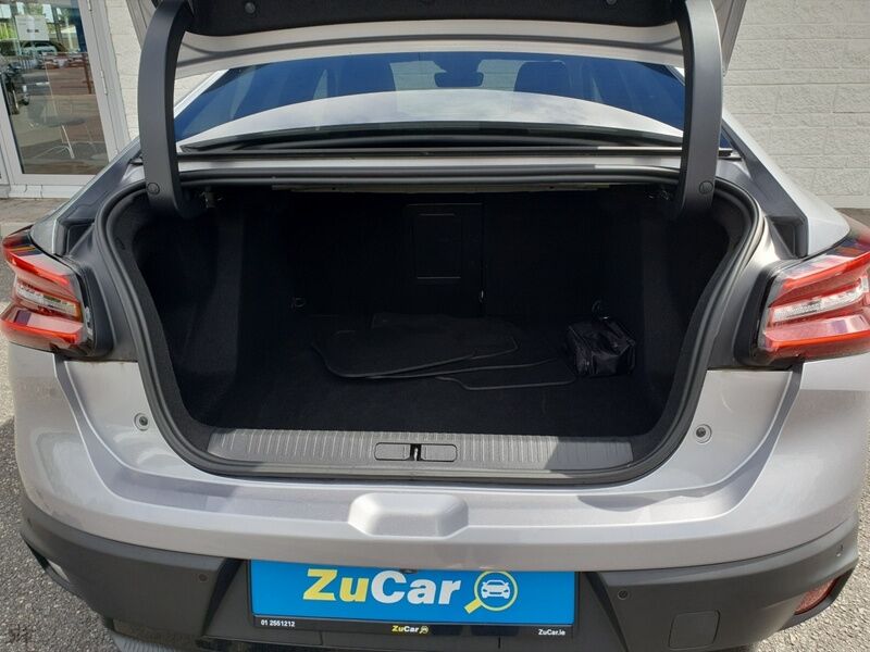 More views of Citroen e-C4 X