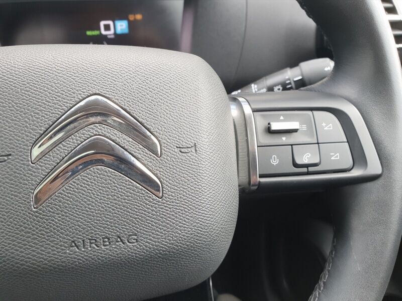 More views of Citroen e-C4 X