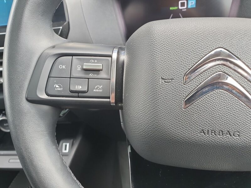 More views of Citroen e-C4 X