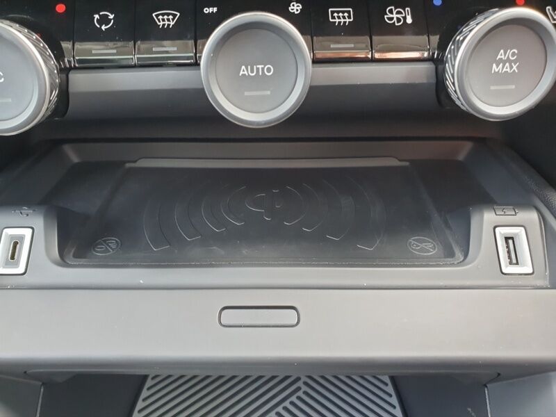 More views of Citroen e-C4 X