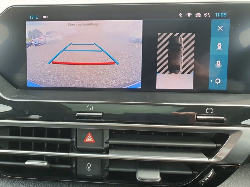 More views of Citroen e-C4 X