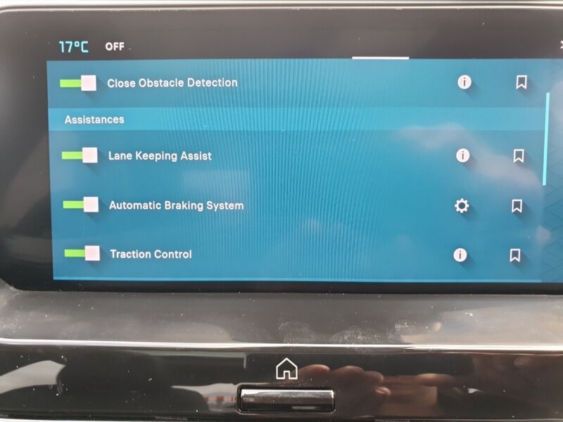 More views of Citroen e-C4 X