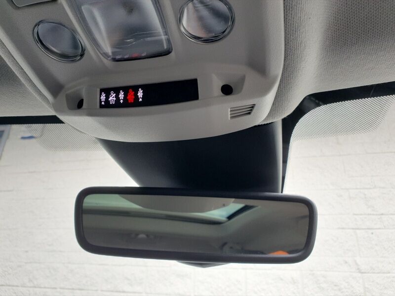 More views of Citroen e-C4 X