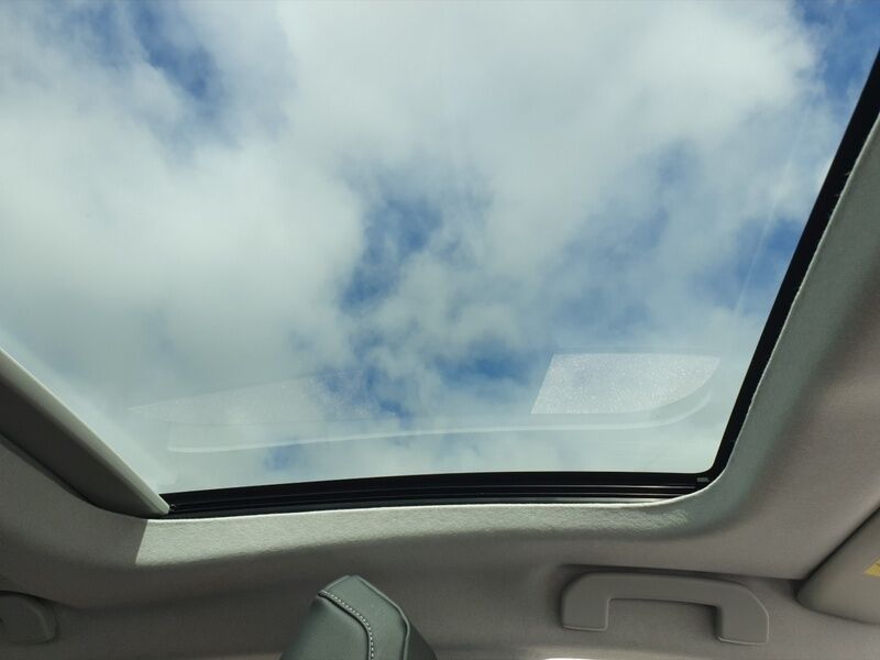More views of Citroen e-C4 X